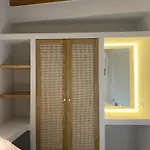 Theros House Tatil Evi Lichnaftia