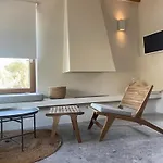 Theros House * Lichnaftia