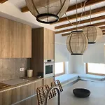 Theros House Tatil Evi