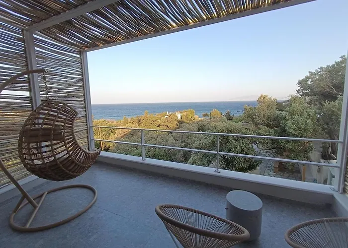 Theros House * Lichnaftia